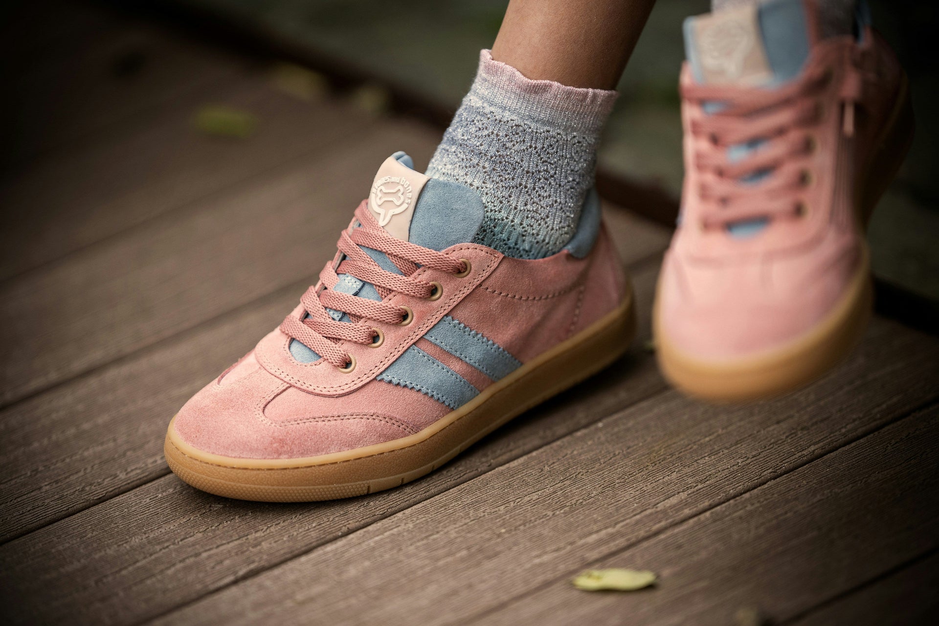 Stylish women’s sneakers from leading brands including Nike, Air Jordan, adidas, and New Balance—featuring trend-driven designs, limited editions, and athletic-inspired fashion.