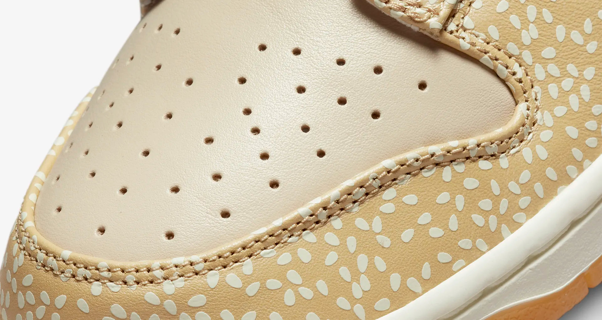 Dunk Low Montreal Bagel 'La Belle Province' Sneakers for Men - GENUINE AUTHENTIC BRAND LLC